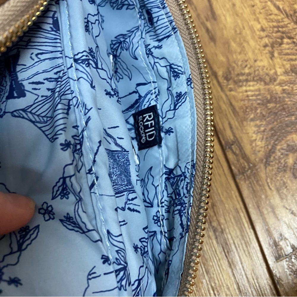 Quilted Tan Crossbody Bag - Picture 4 of 6